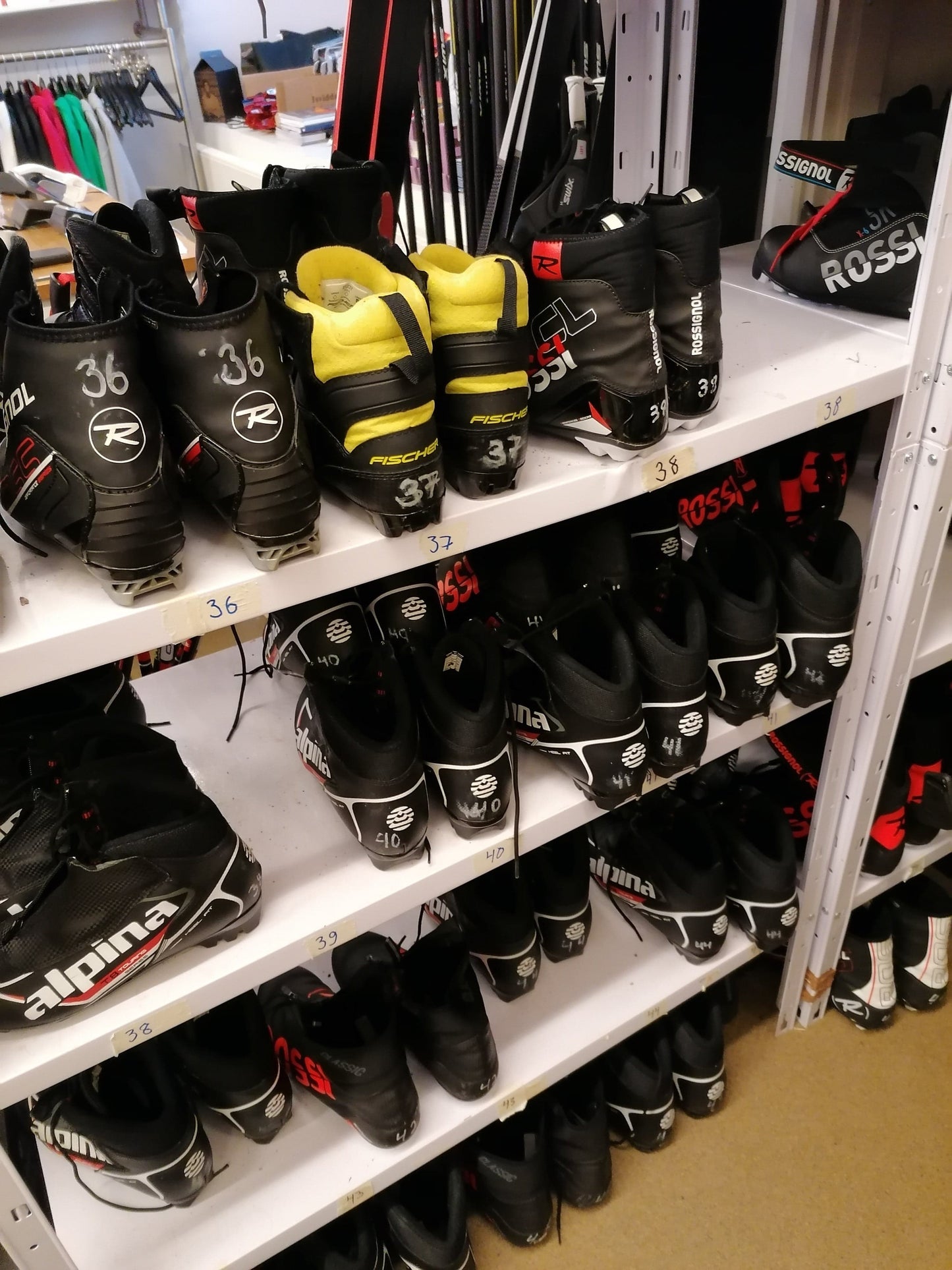 Monot Vuokraamo (ei palautus oikeutta)